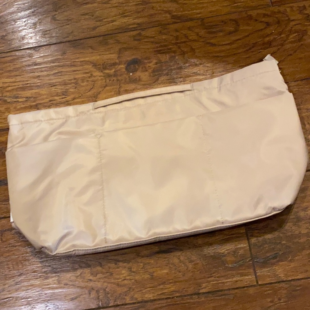 Bag In Bag handbag organizer. EUC. Taupe color.